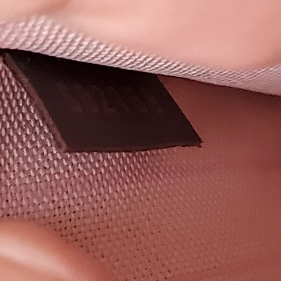 Louis Vuitton Neverfull MM GM pouch - Picture 7 of 14